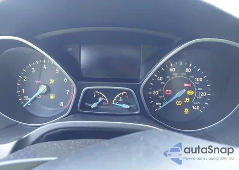 2016 Ford Focus Se z USA, uszkodzony, nr VIN 1FADP3F24GL392955